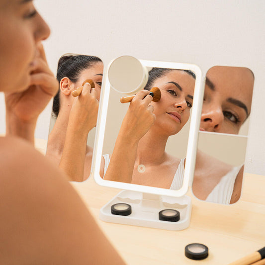 espejo ideal para maquilladoras con luz led y 3 puntos de espejo